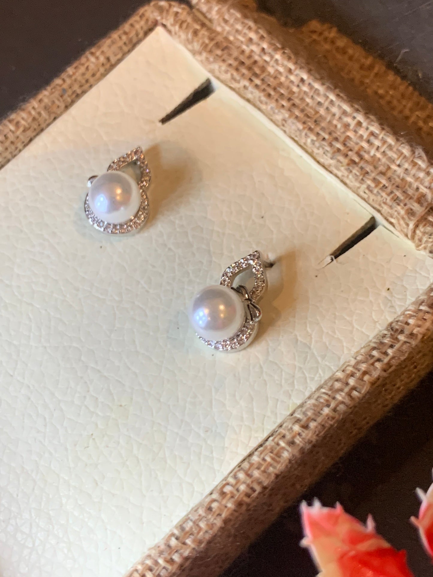 Zaveri Pearls & Cubic Zirconia