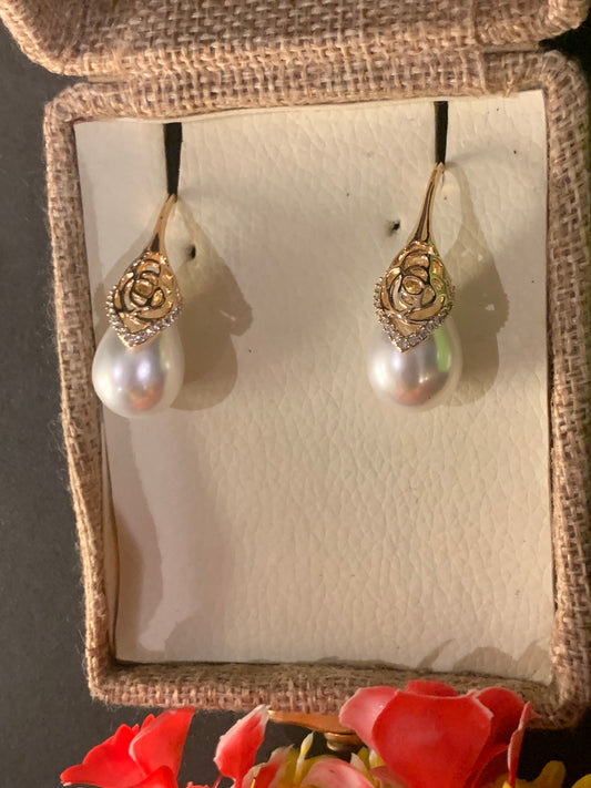 Vintage Pearl Dangle Earrings